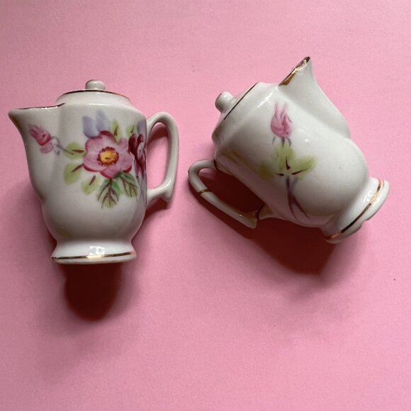 Vintage Mini Teapot Shaped Salt & Pepper Shakers - Picture 3 of 12